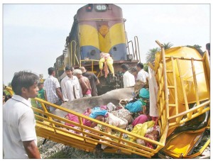 Train rams into trolley, 13 killed