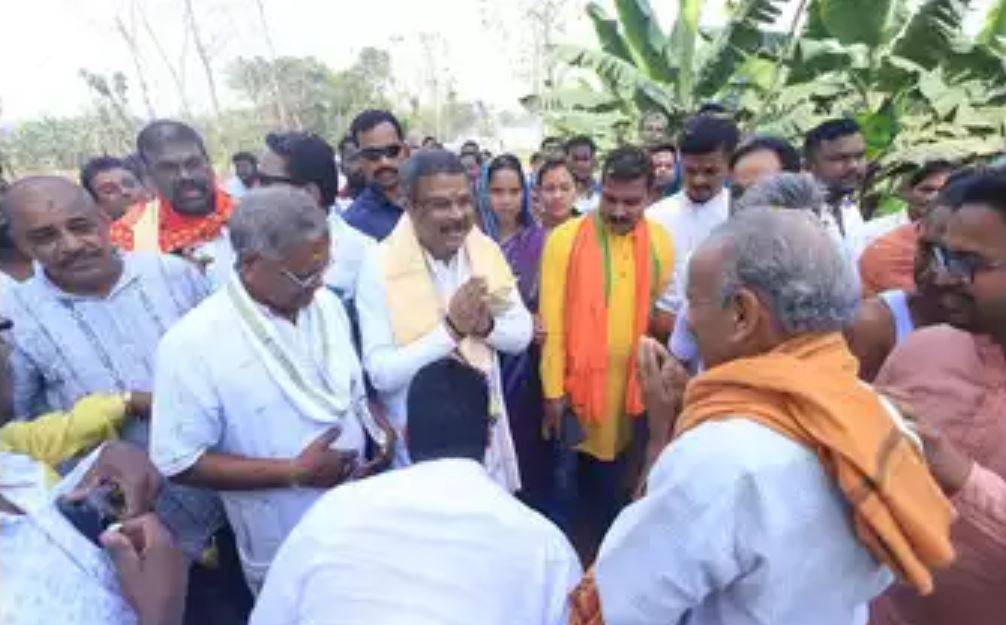 Dharmendra Pradhan officially starts his campaigning