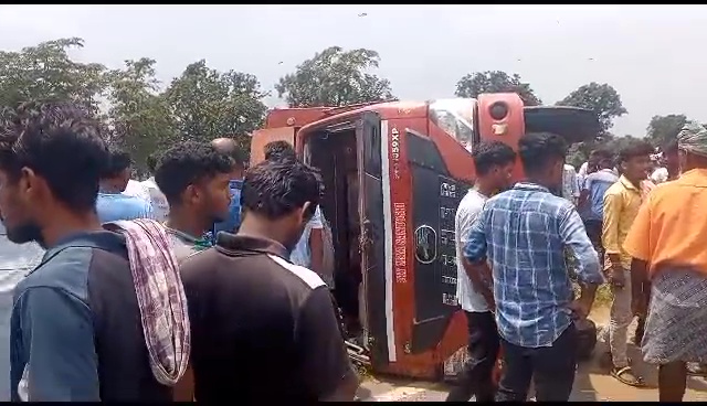 Truck ruined over three girls student of Larambha College